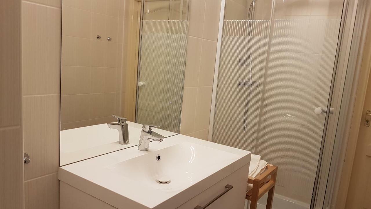 Cbs Apartments บูดาเปสต์ ภายนอก รูปภาพ