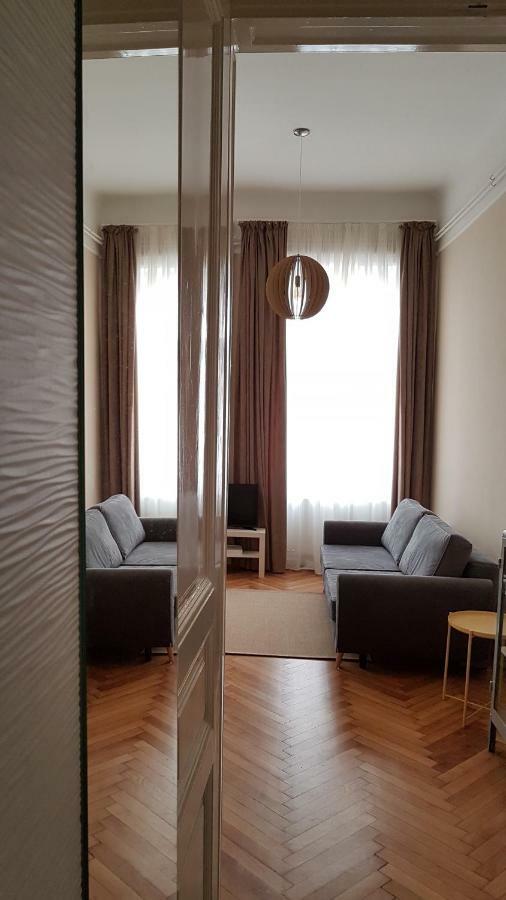 Cbs Apartments บูดาเปสต์ ภายนอก รูปภาพ