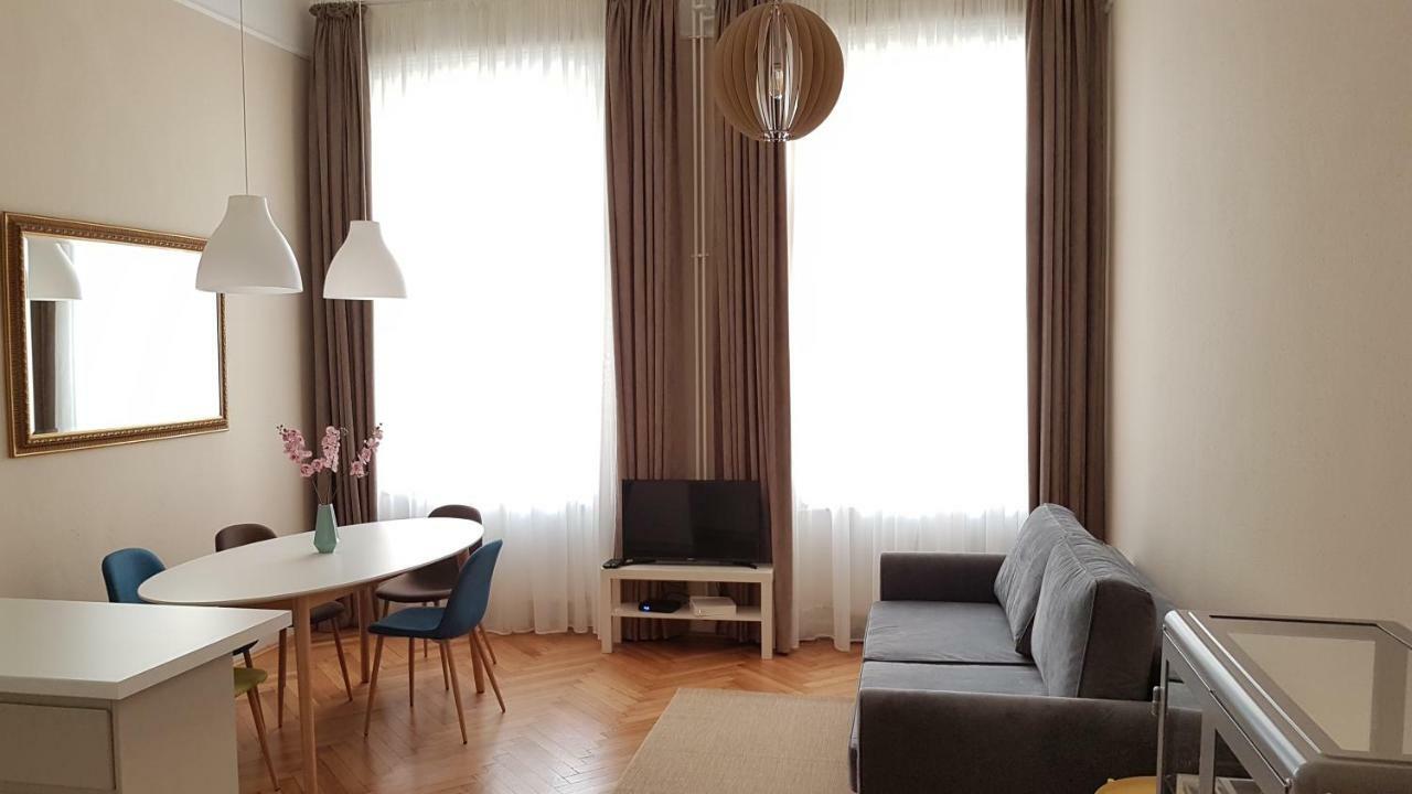 Cbs Apartments บูดาเปสต์ ภายนอก รูปภาพ